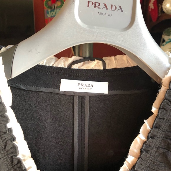Prada vest - Picture 1 of 4